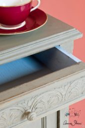 Stolík, French linen, kriedová farba na nábytok od Annie Sloan.