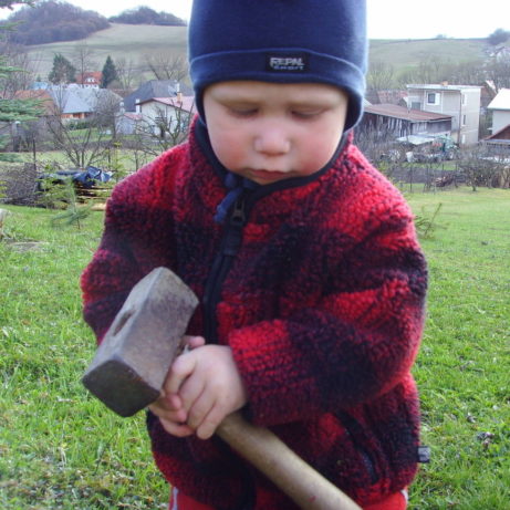 Brunko s kladivom